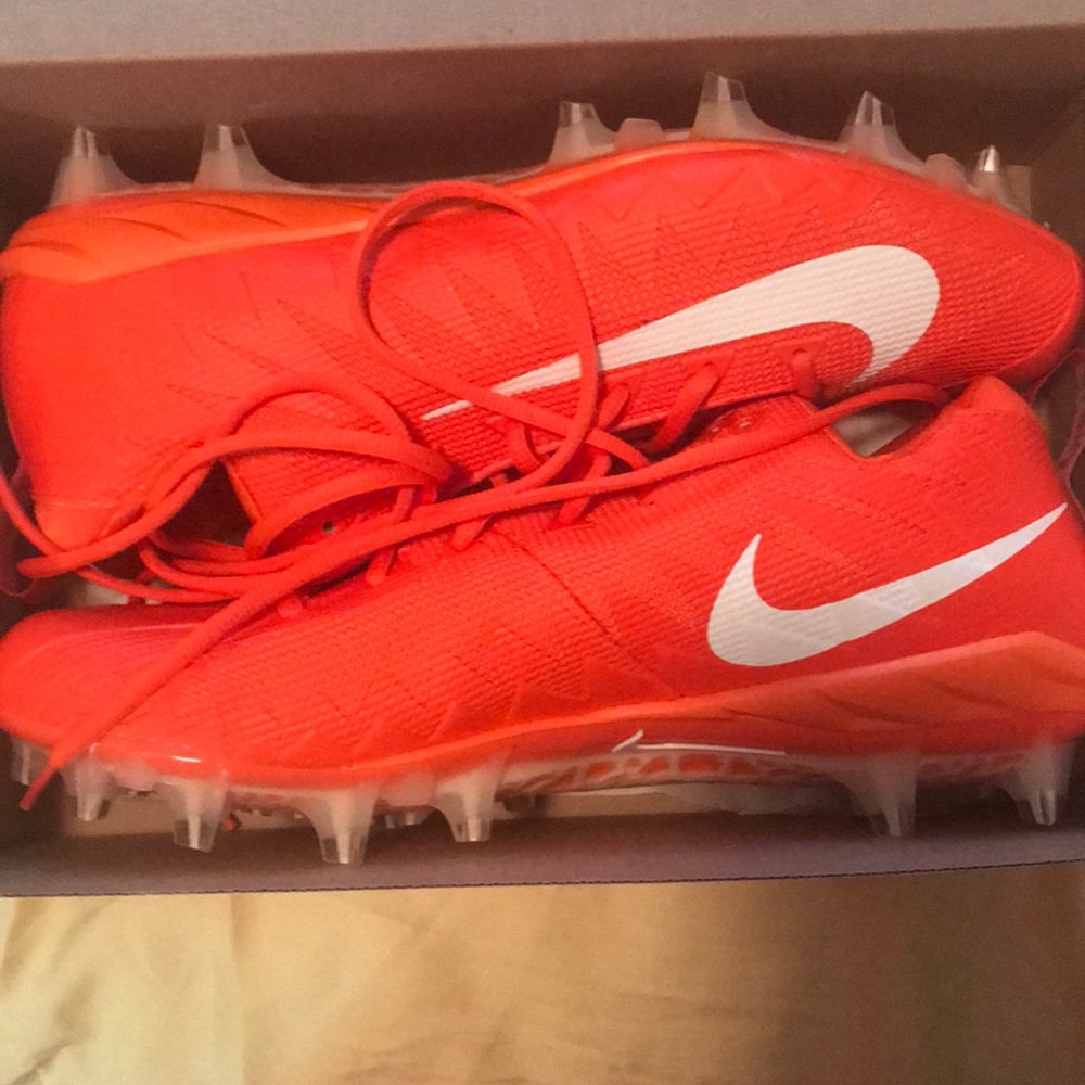 Nike Alpha Menace Football Cleats
